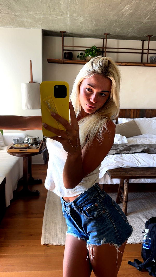 livvy_gymnast snapchat image archive image