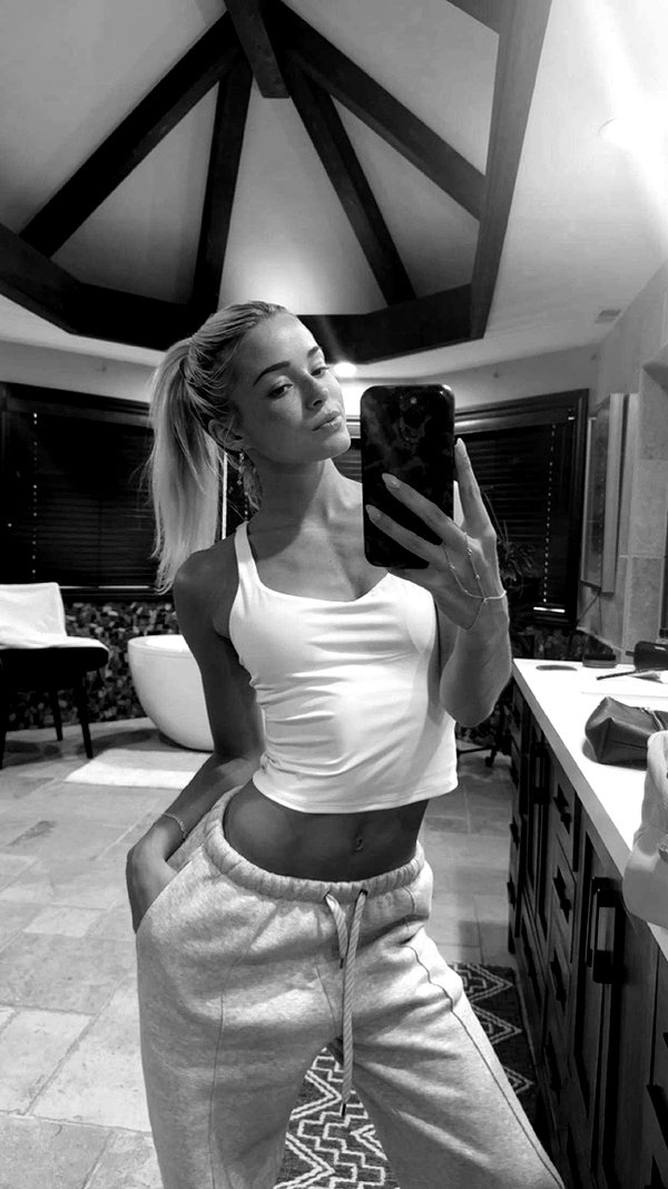 livvy_gymnast snapchat image archive image