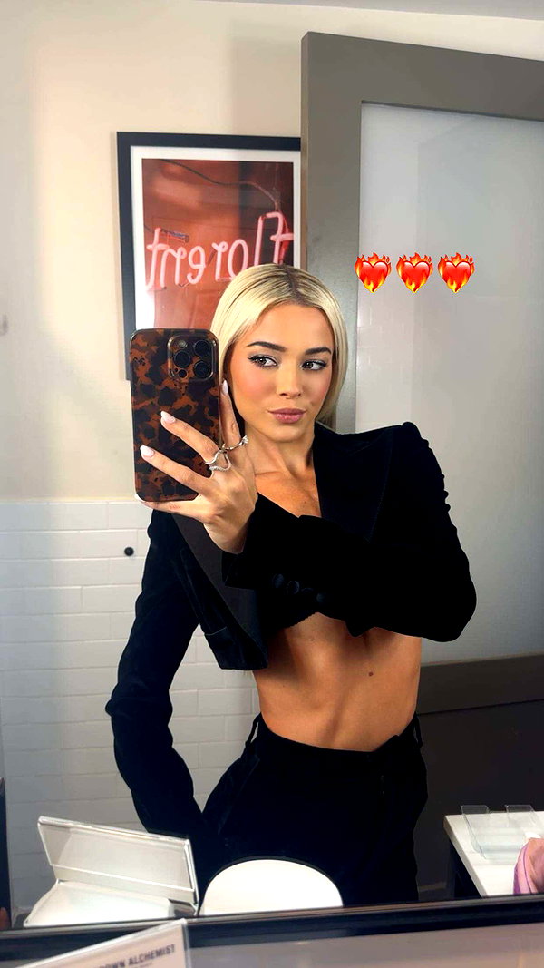 livvy_gymnast snapchat image archive image
