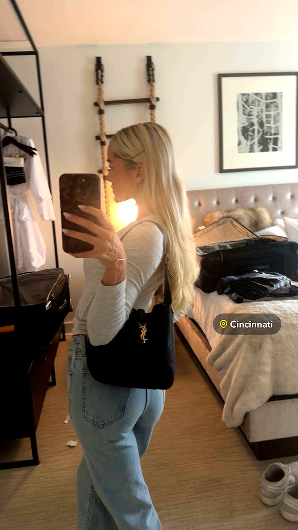 livvy_gymnast snapchat image archive image