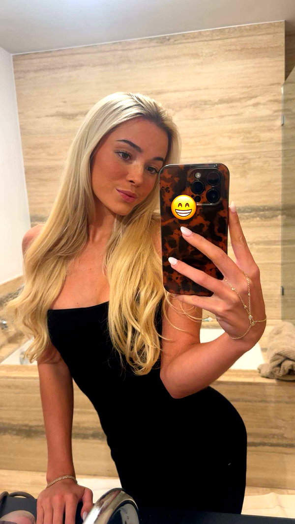 livvy_gymnast snapchat image archive image