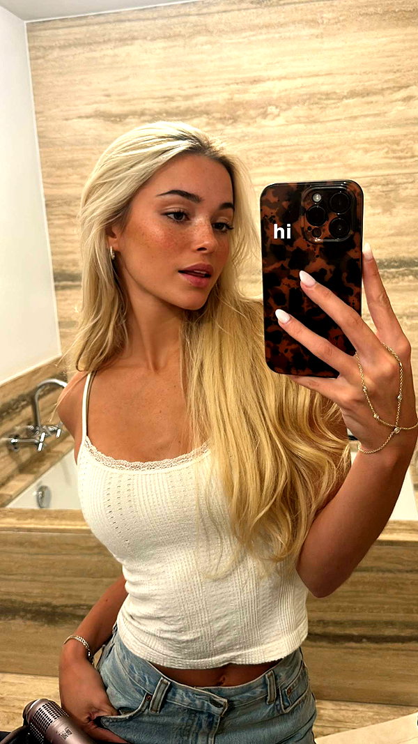 livvy_gymnast snapchat image archive image