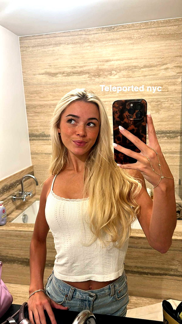 livvy_gymnast snapchat image archive image