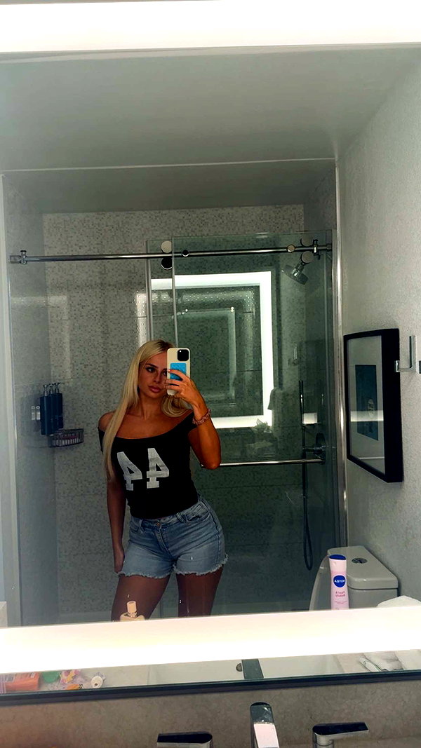 maddietaggx snapchat image archive image