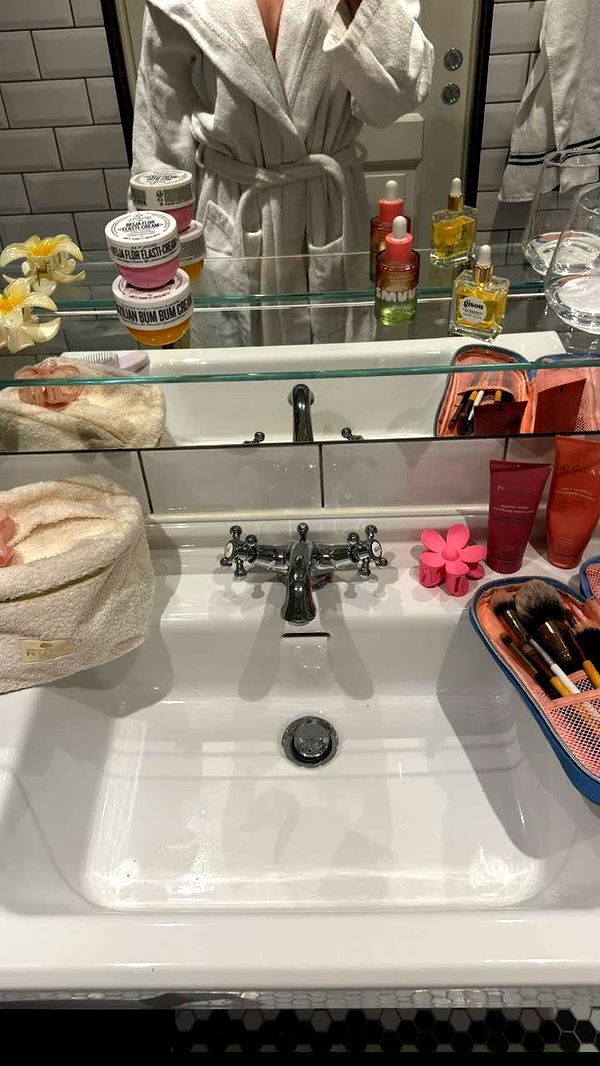 mathilda_bergs image ~ Altpins