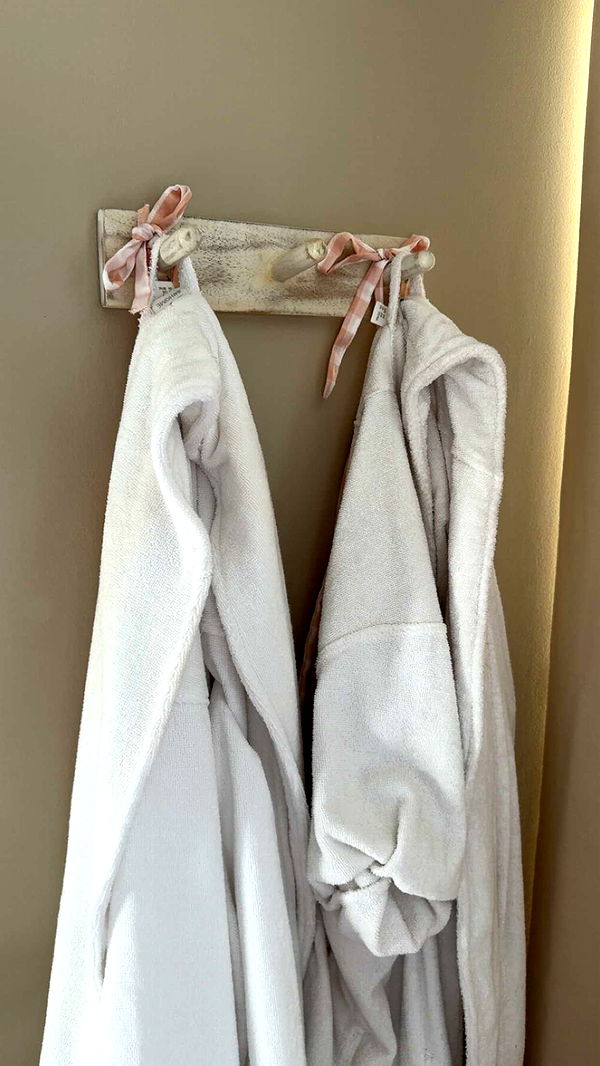 mathilda_bergs image ~ Altpins