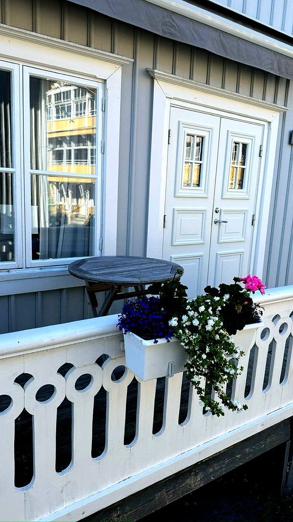 mathilda_bergs image ~ Altpins