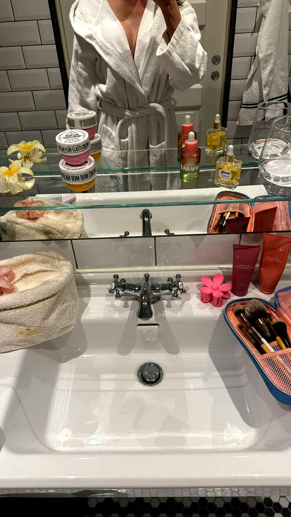 mathilda_bergs image ~ Altpins