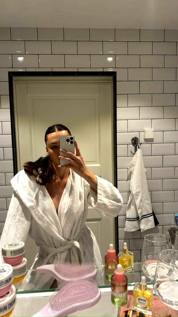 mathilda_bergs image ~ Altpins