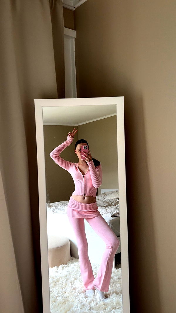 mathilda_bergs image ~ Altpins