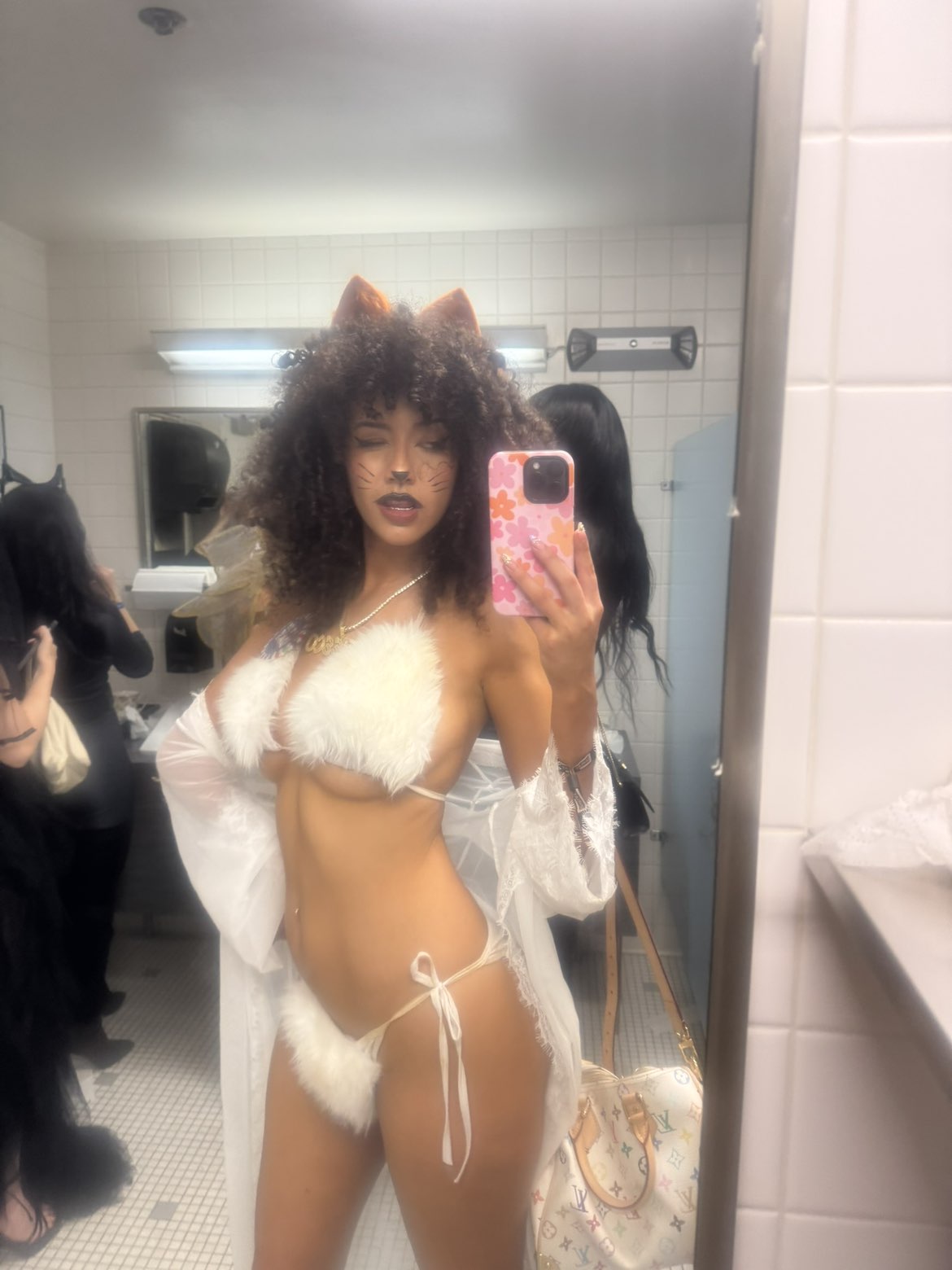 mbeeco snapchat image archive image