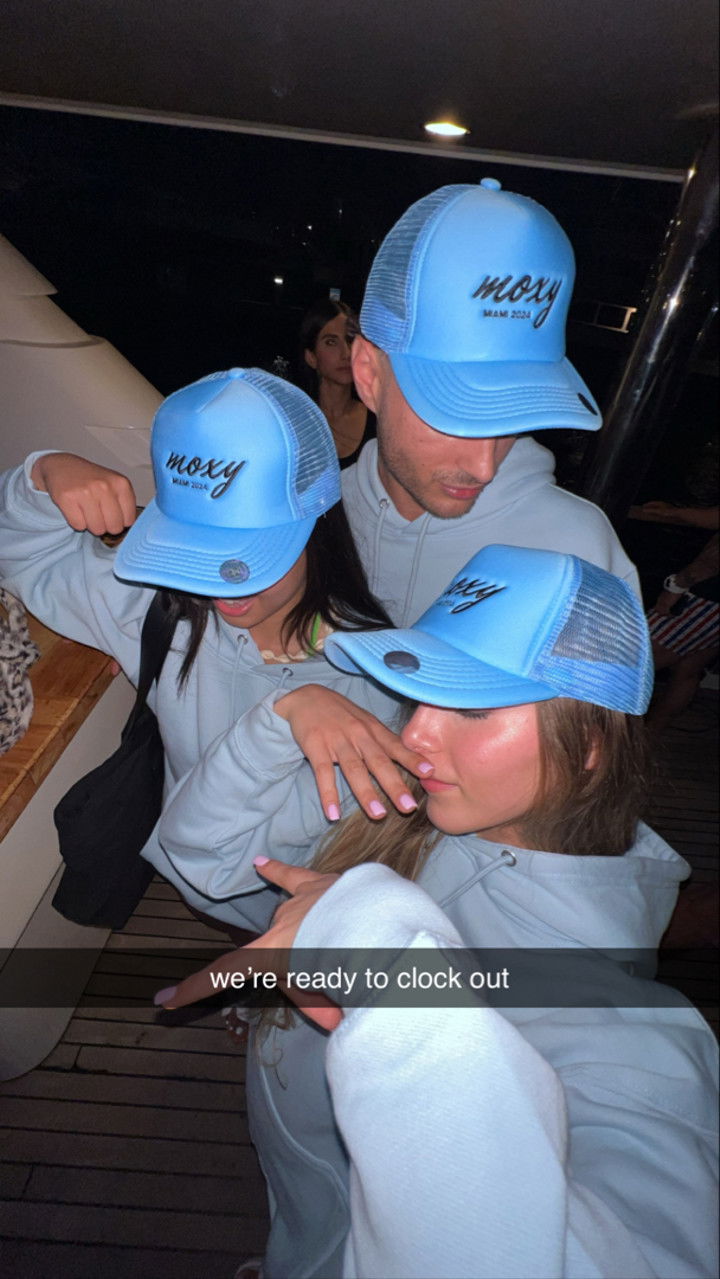 meelahrobbins snapchat image archive image