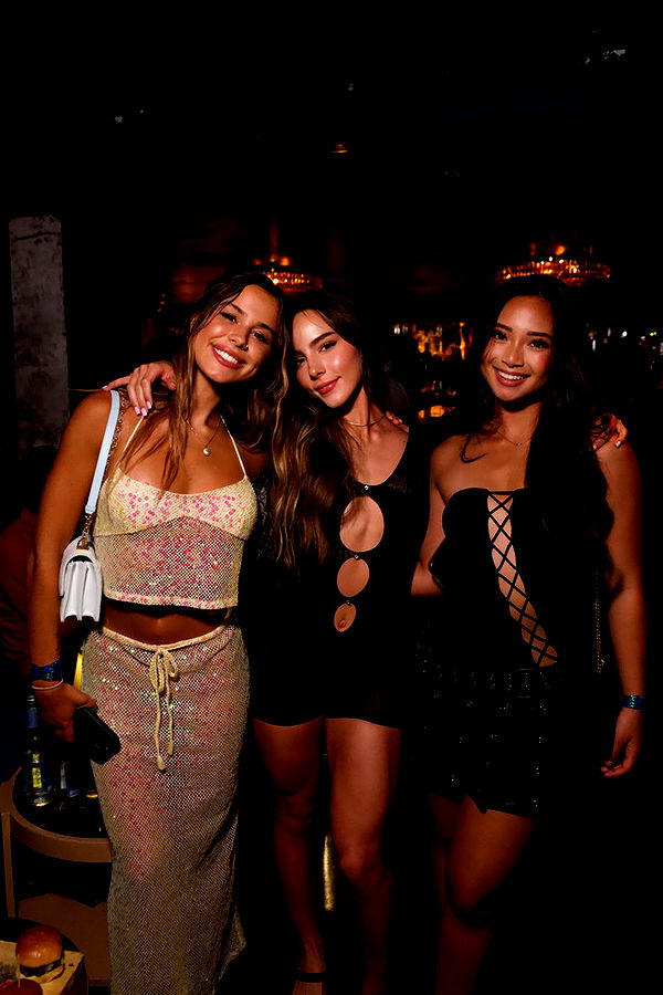 meelahrobbins image ~ Altpins