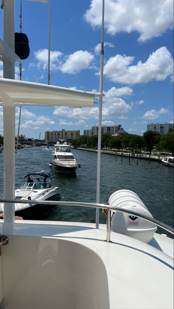 meelahrobbins snapchat image archive image