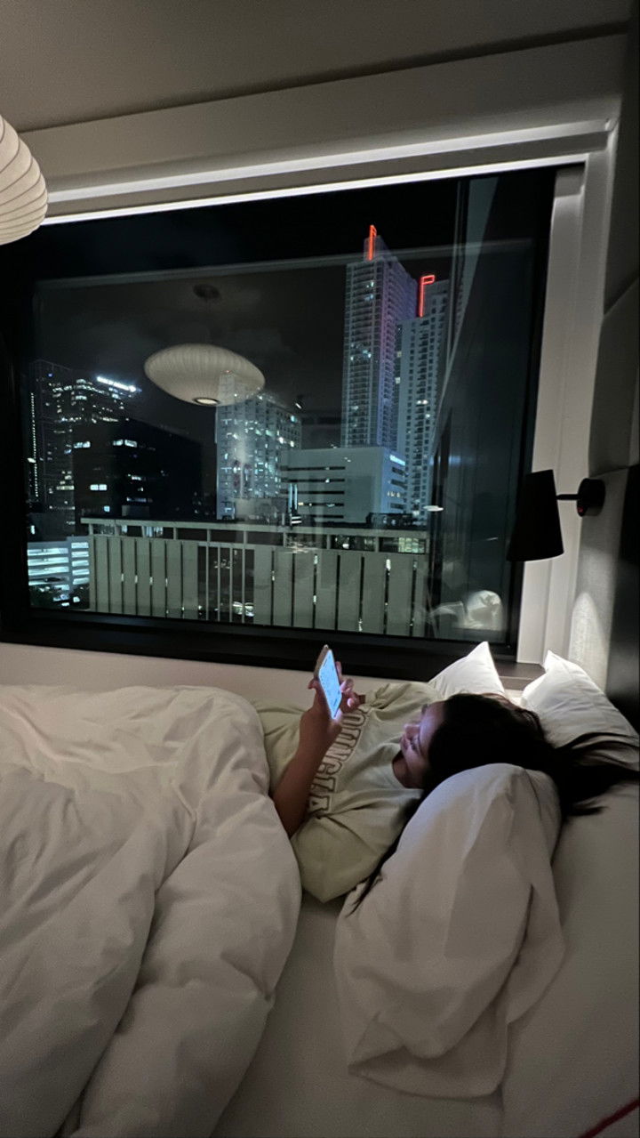 meelahrobbins snapchat image archive image