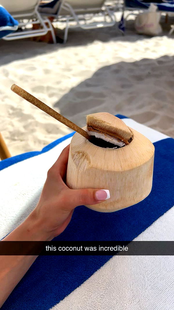 meelahrobbins image ~ Altpins