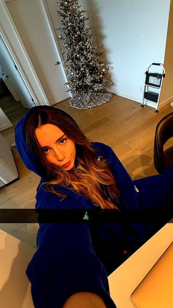 meelahrobbins image ~ Altpins