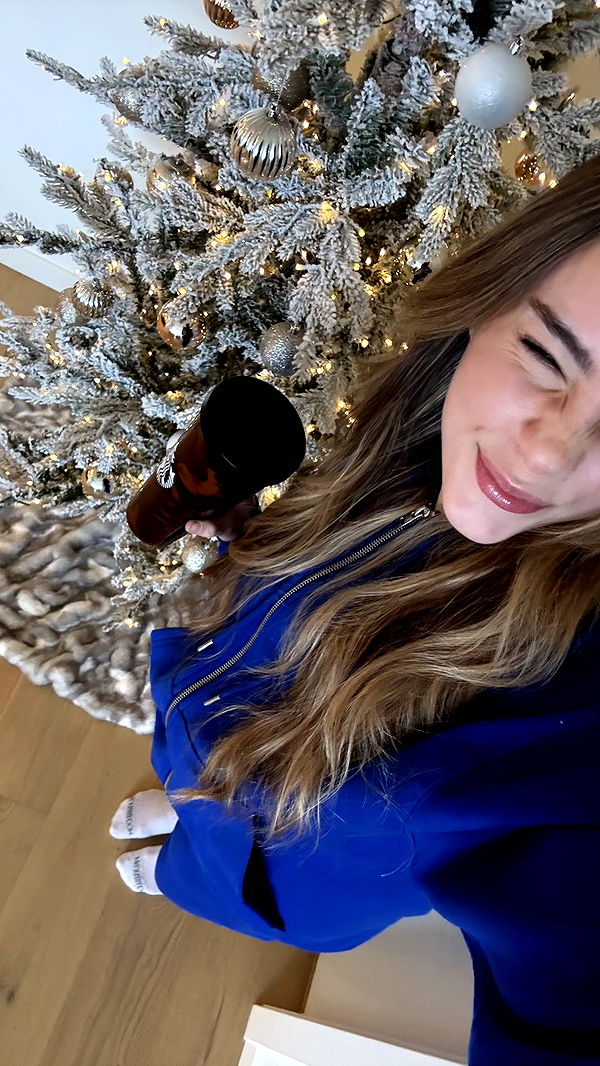 meelahrobbins image ~ Altpins