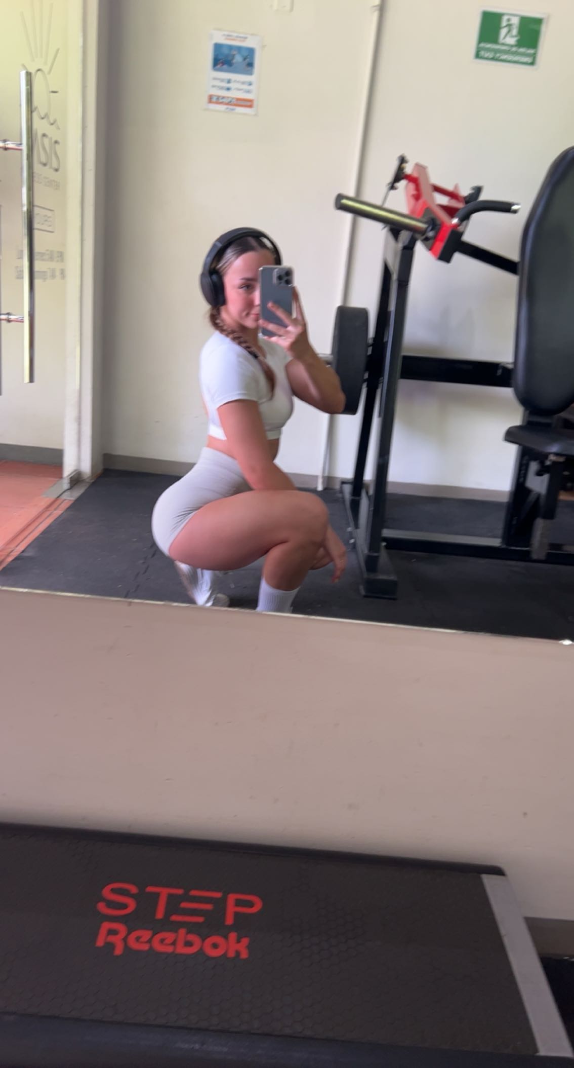 meelahrobbins snapchat image archive image