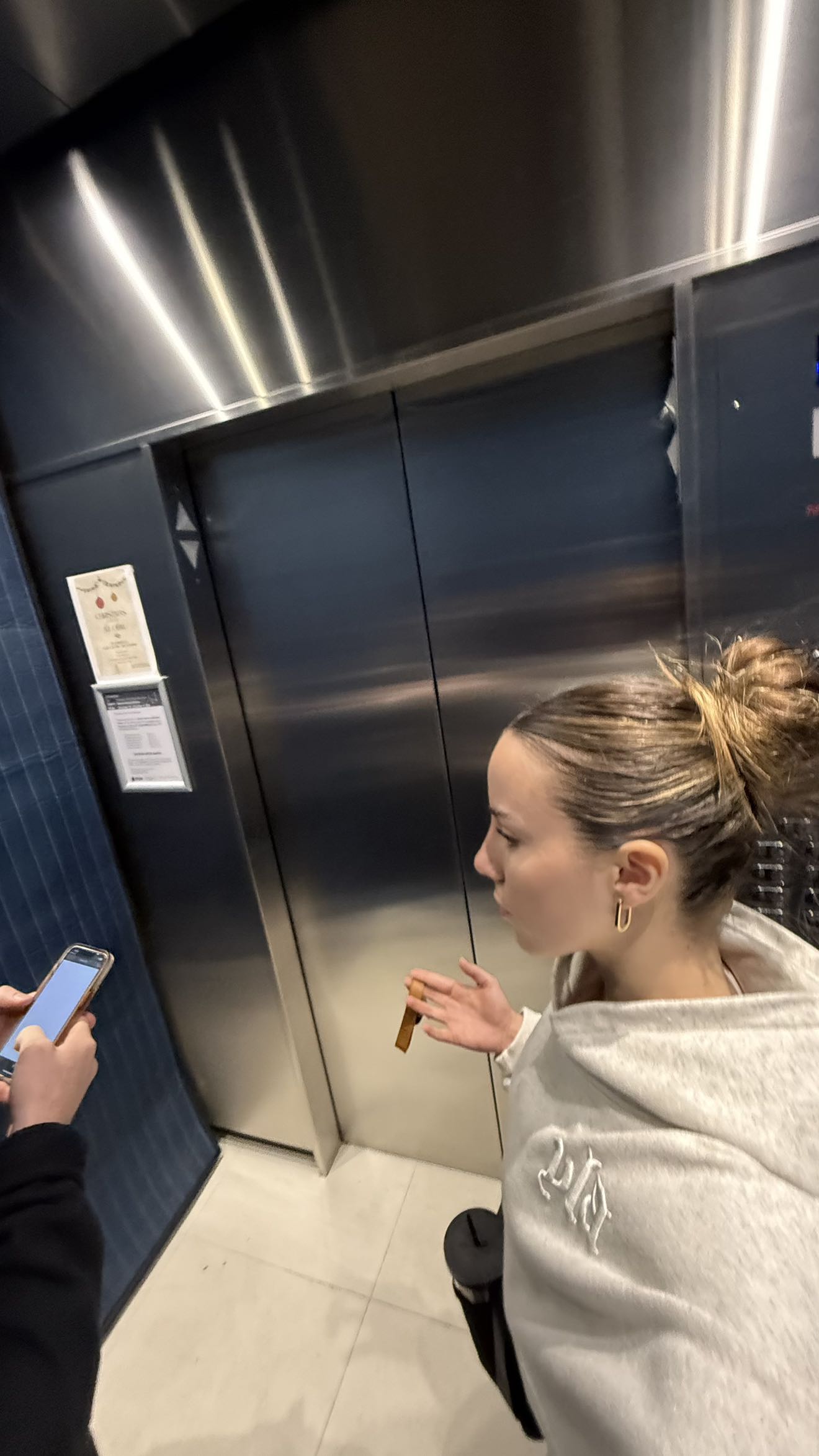 meelahrobbins snapchat image archive image