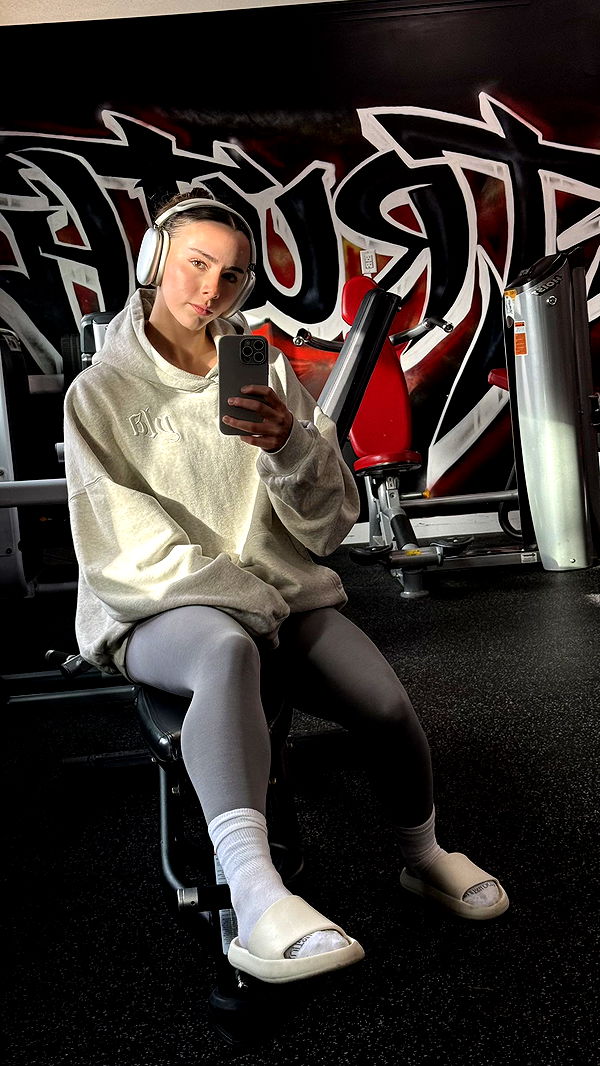 meelahrobbins image ~ Altpins