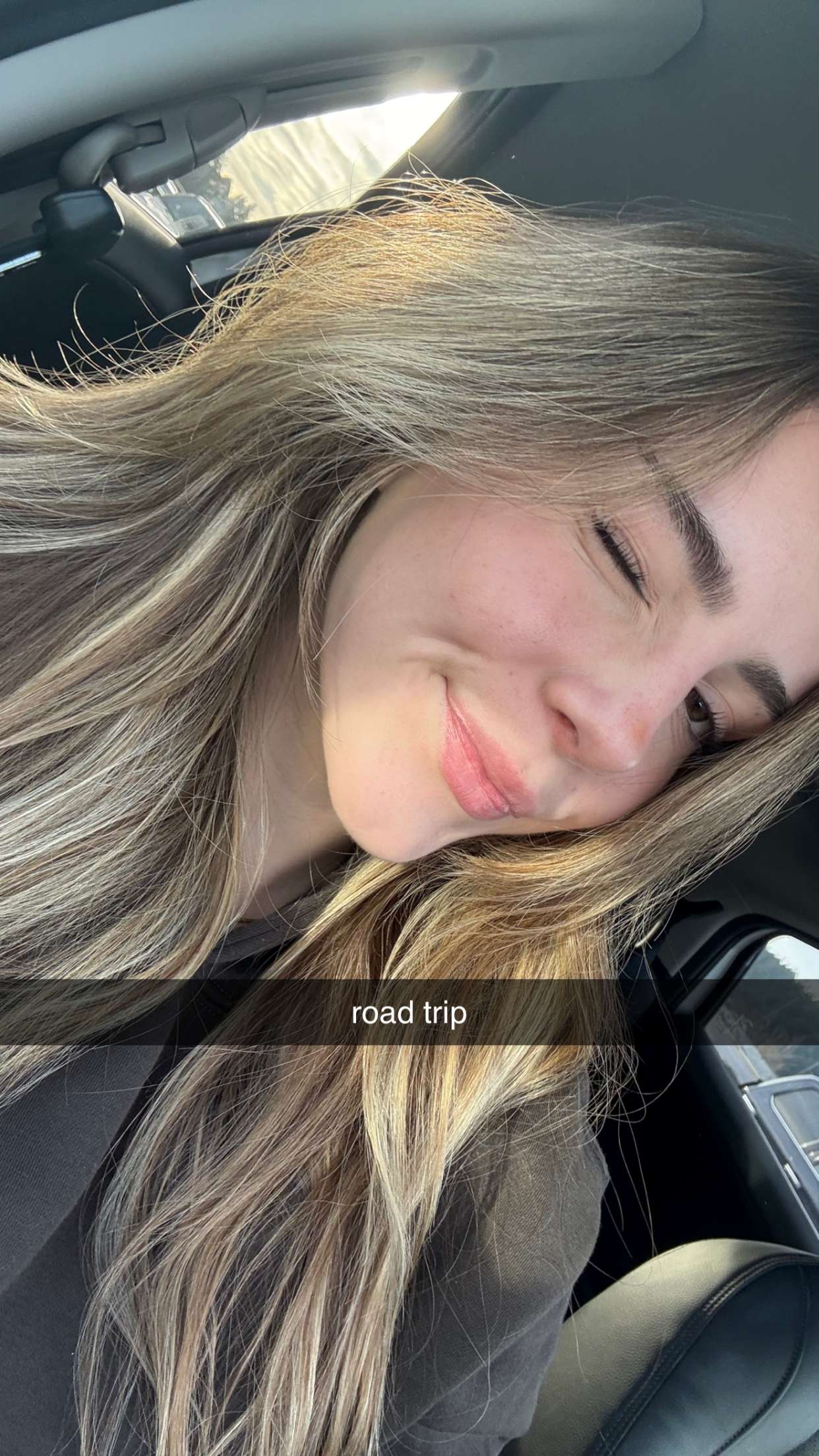 meelahrobbins snapchat image archive image