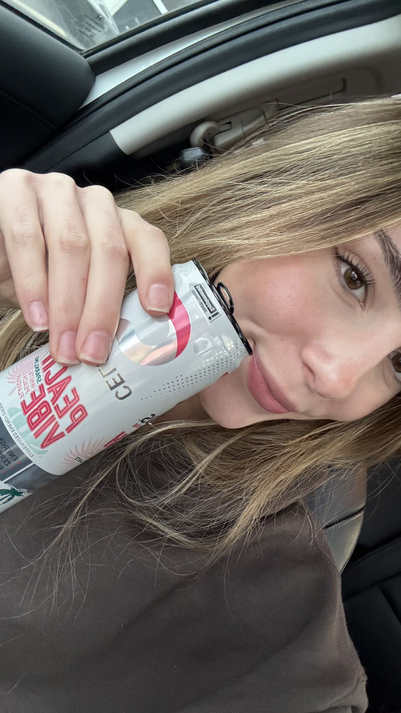 meelahrobbins snapchat image archive image