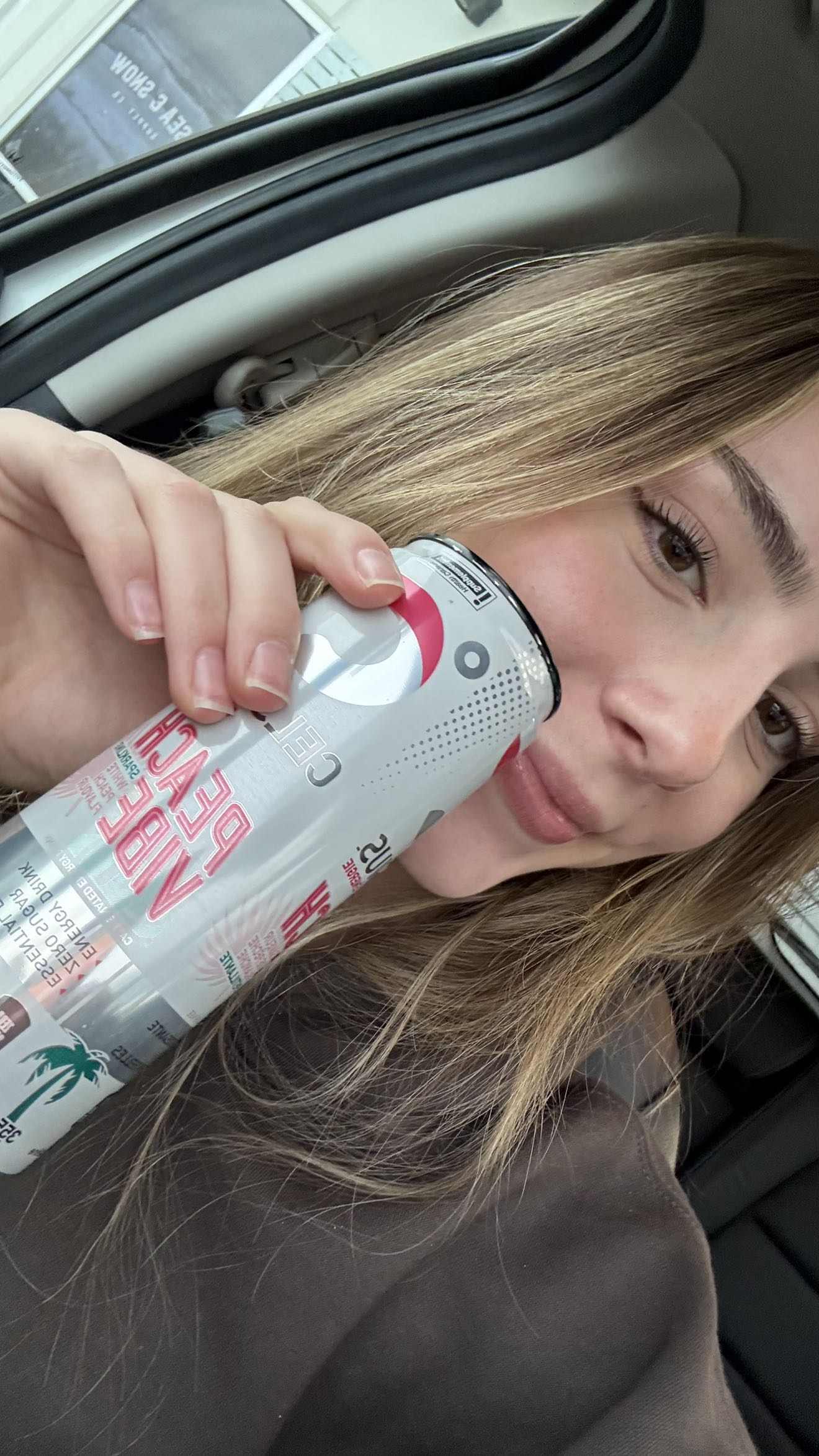 meelahrobbins snapchat image archive image