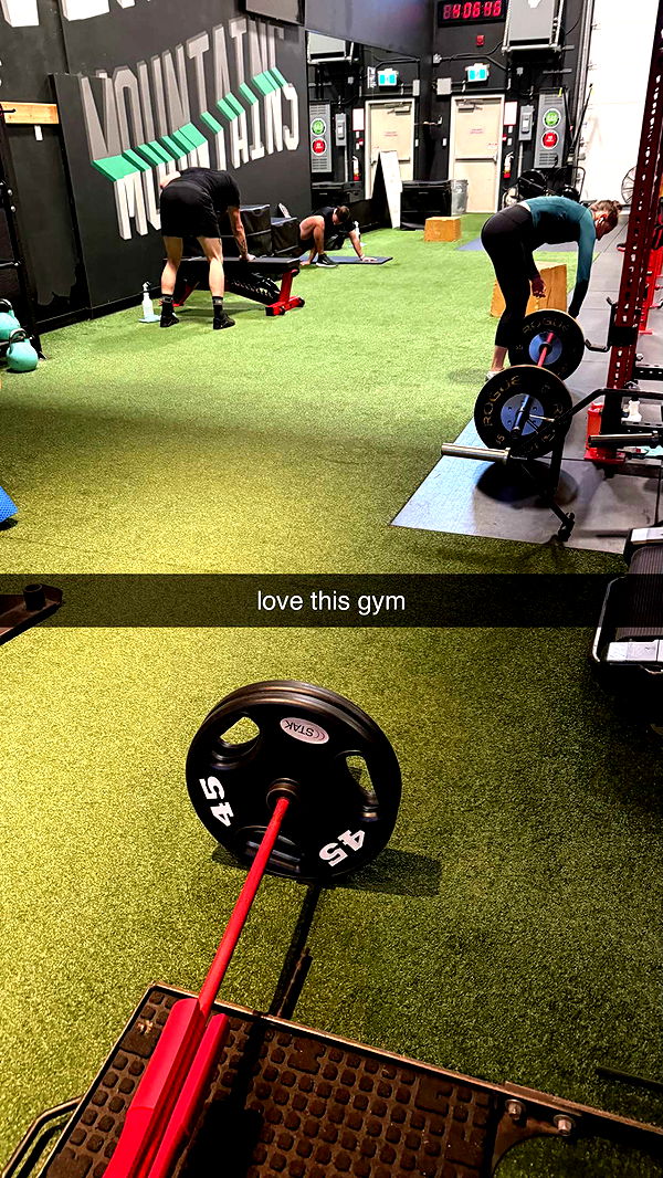 meelahrobbins image ~ Altpins