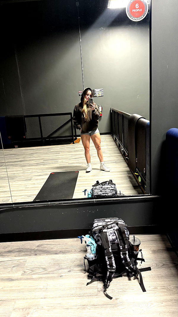 meelahrobbins image ~ Altpins