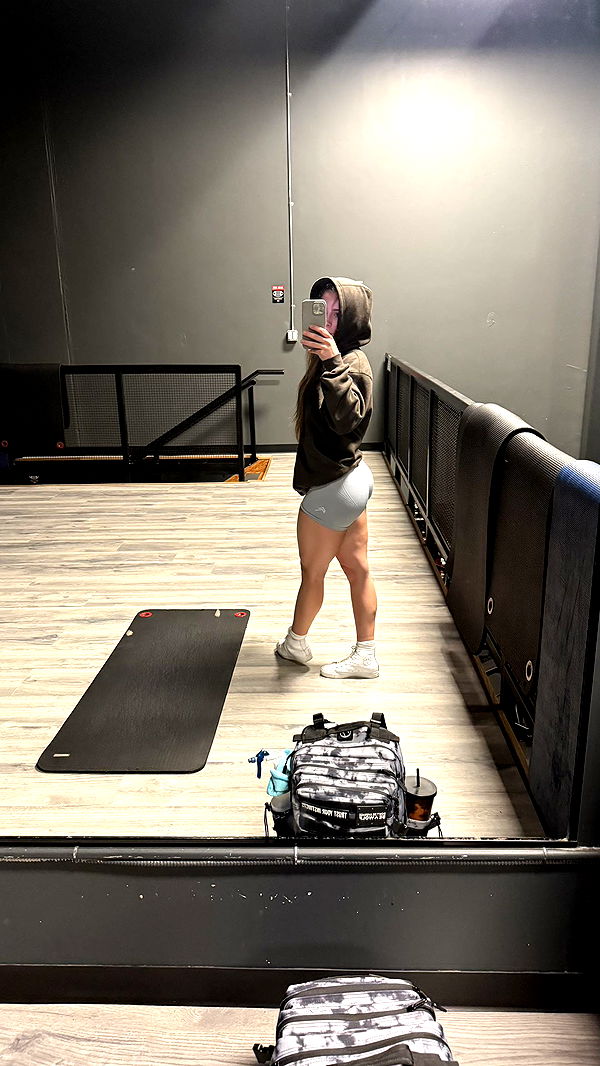 meelahrobbins image ~ Altpins