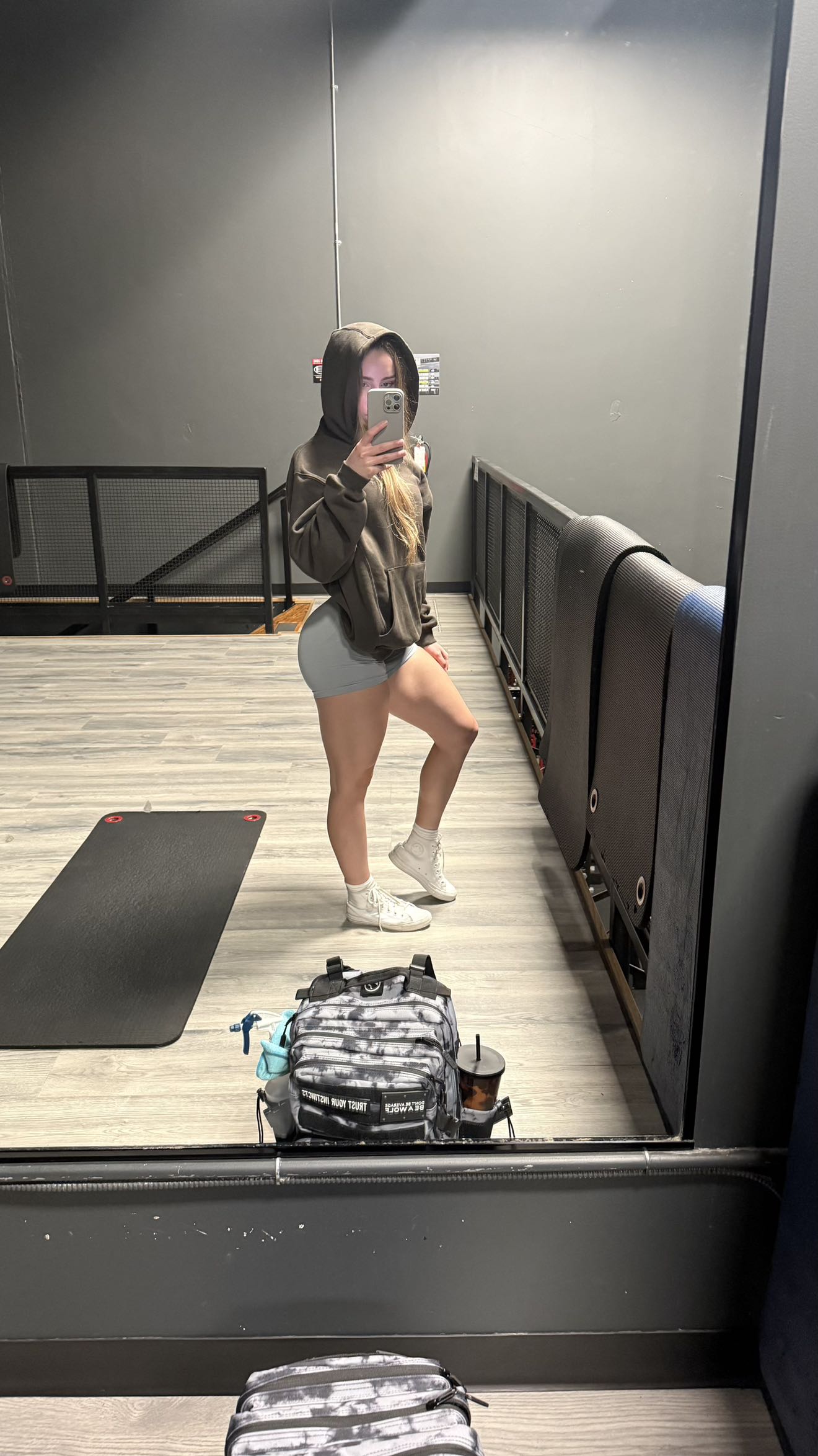 meelahrobbins snapchat image archive image