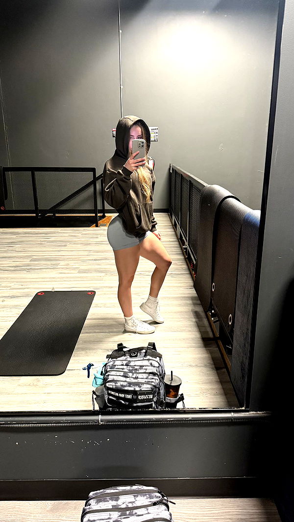 meelahrobbins image ~ Altpins