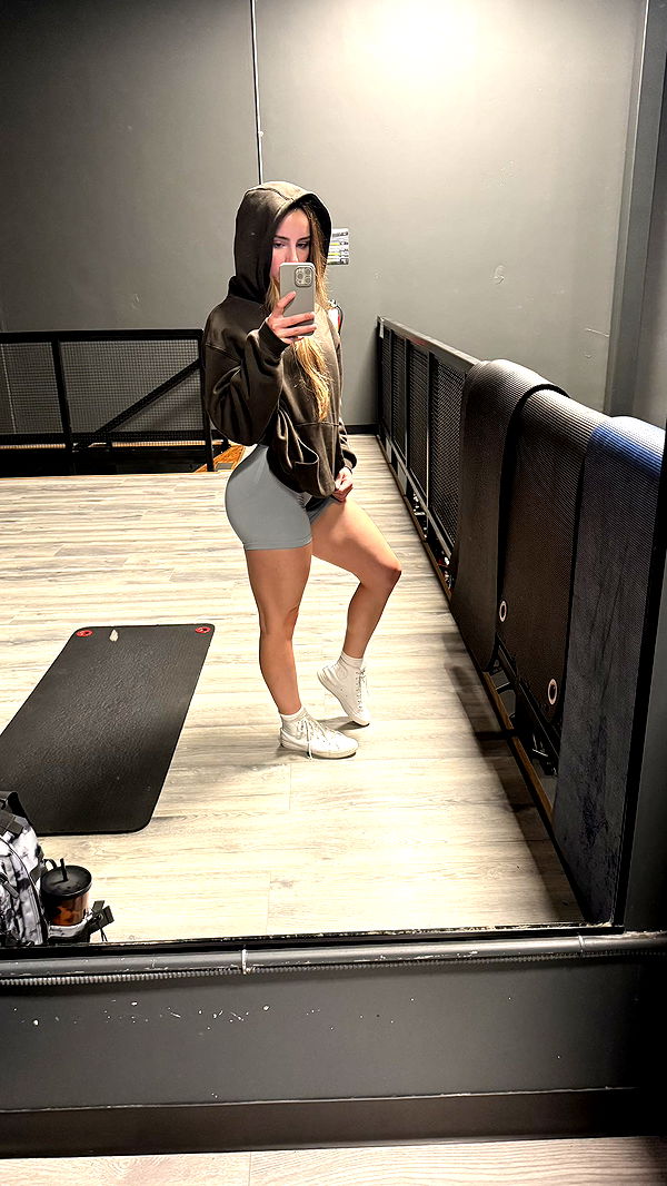 meelahrobbins image ~ Altpins