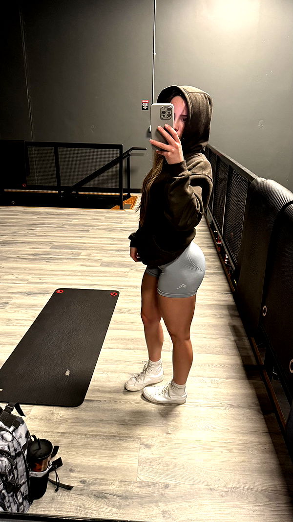 meelahrobbins image ~ Altpins