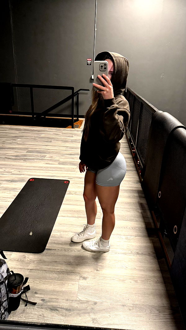 meelahrobbins image ~ Altpins