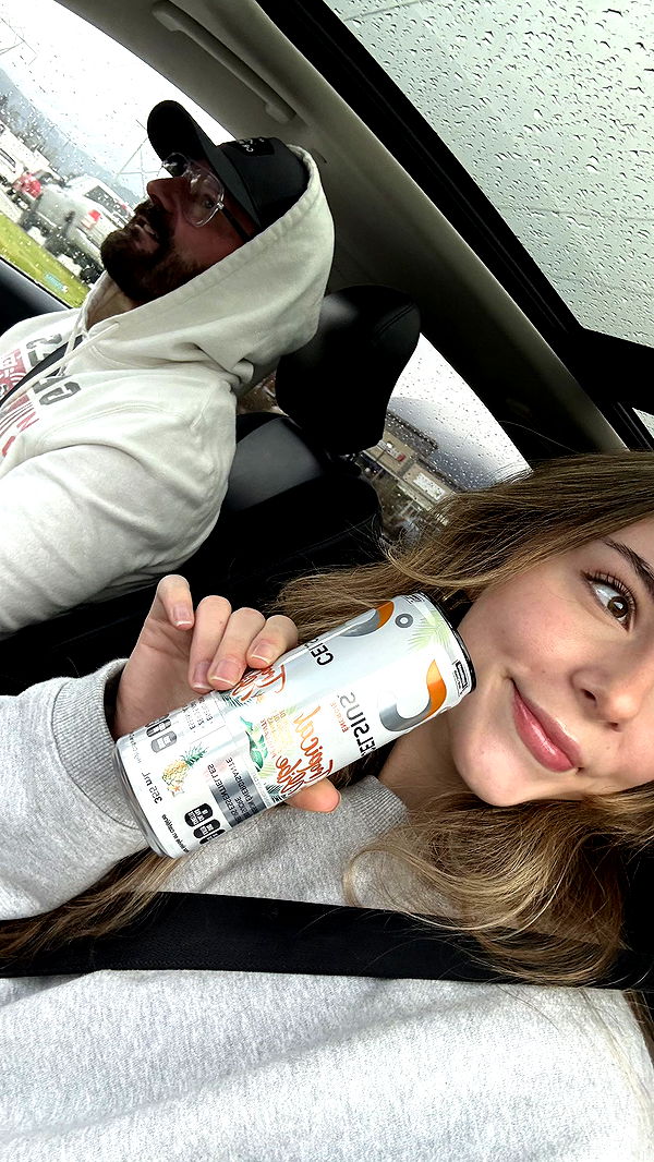 meelahrobbins image ~ Altpins