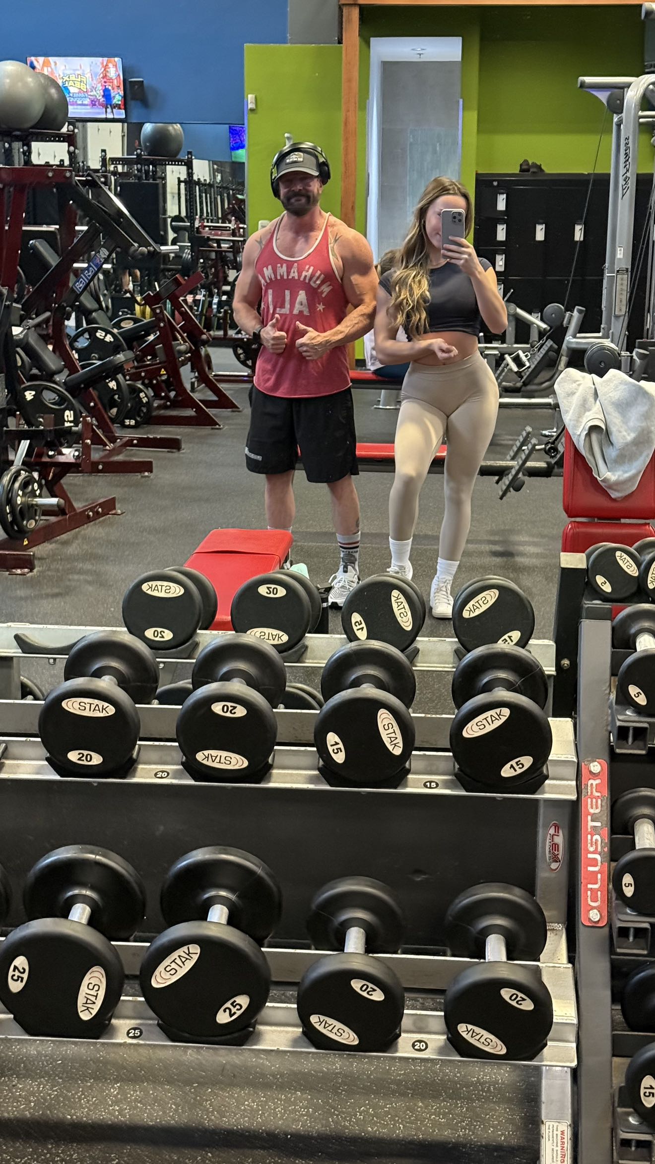 meelahrobbins snapchat image archive image