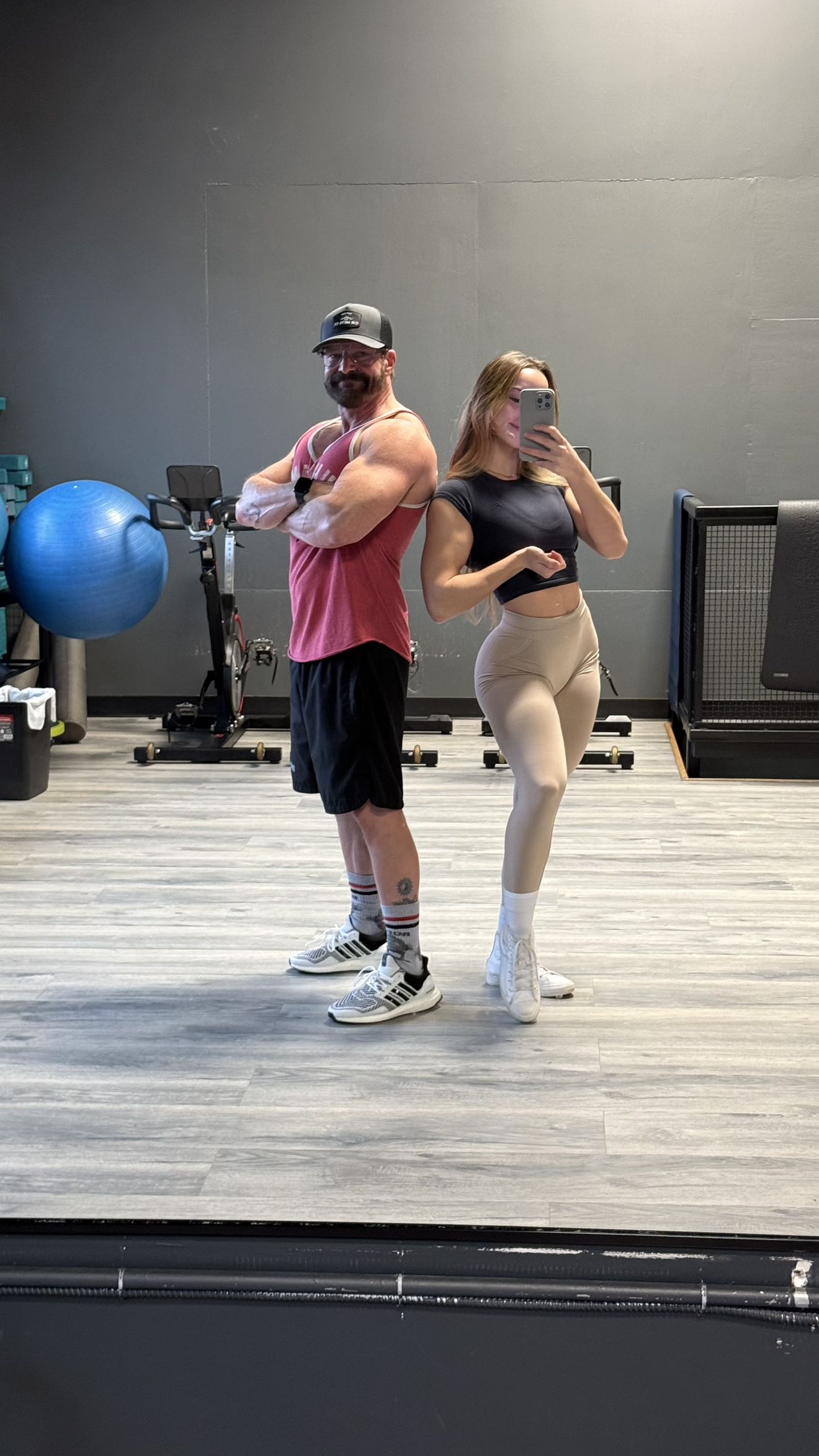 meelahrobbins snapchat image archive image