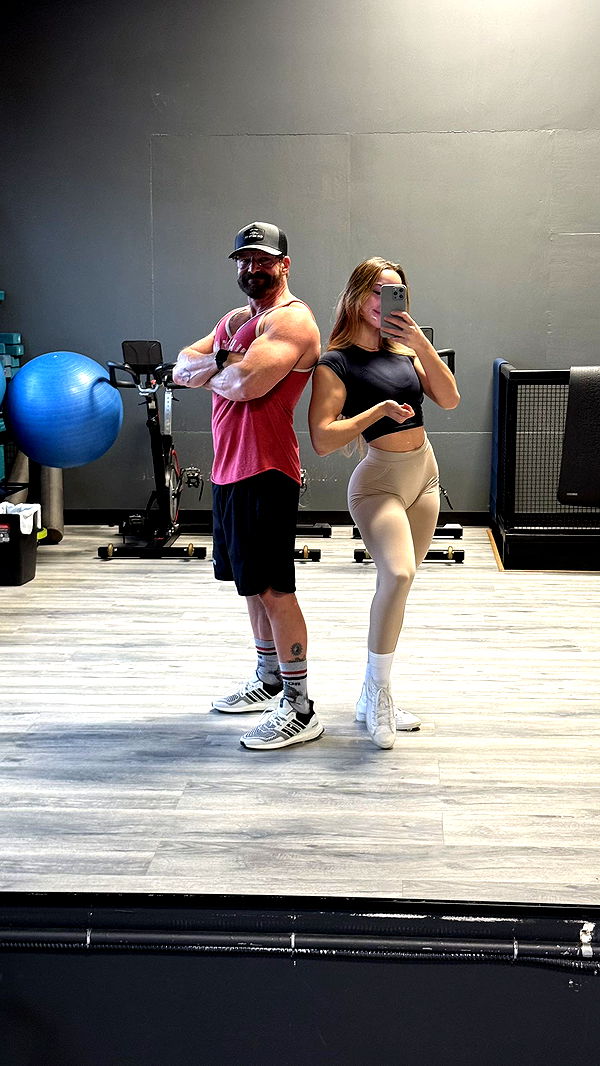 meelahrobbins image ~ Altpins