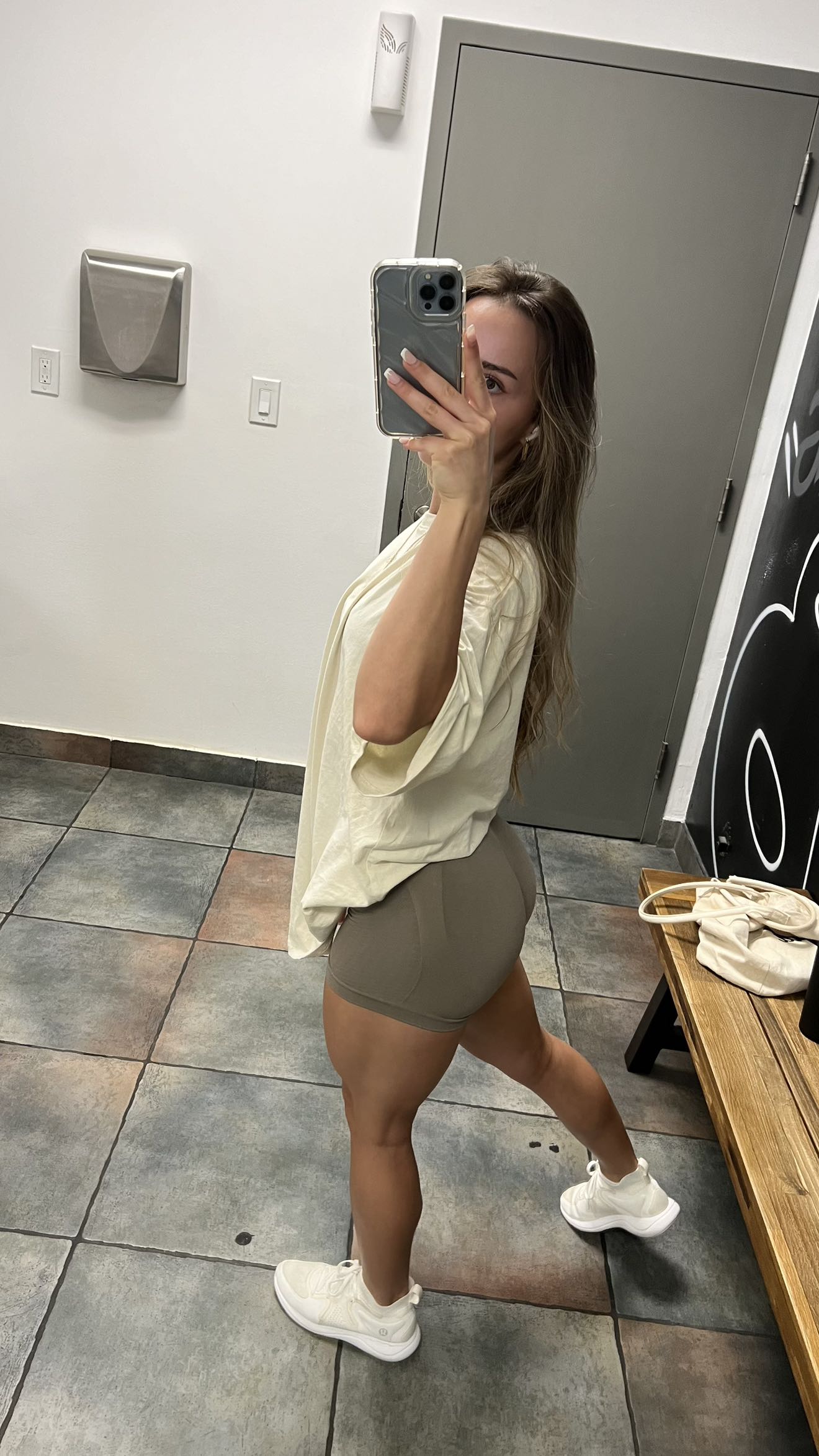 meelahrobbins snapchat image archive image