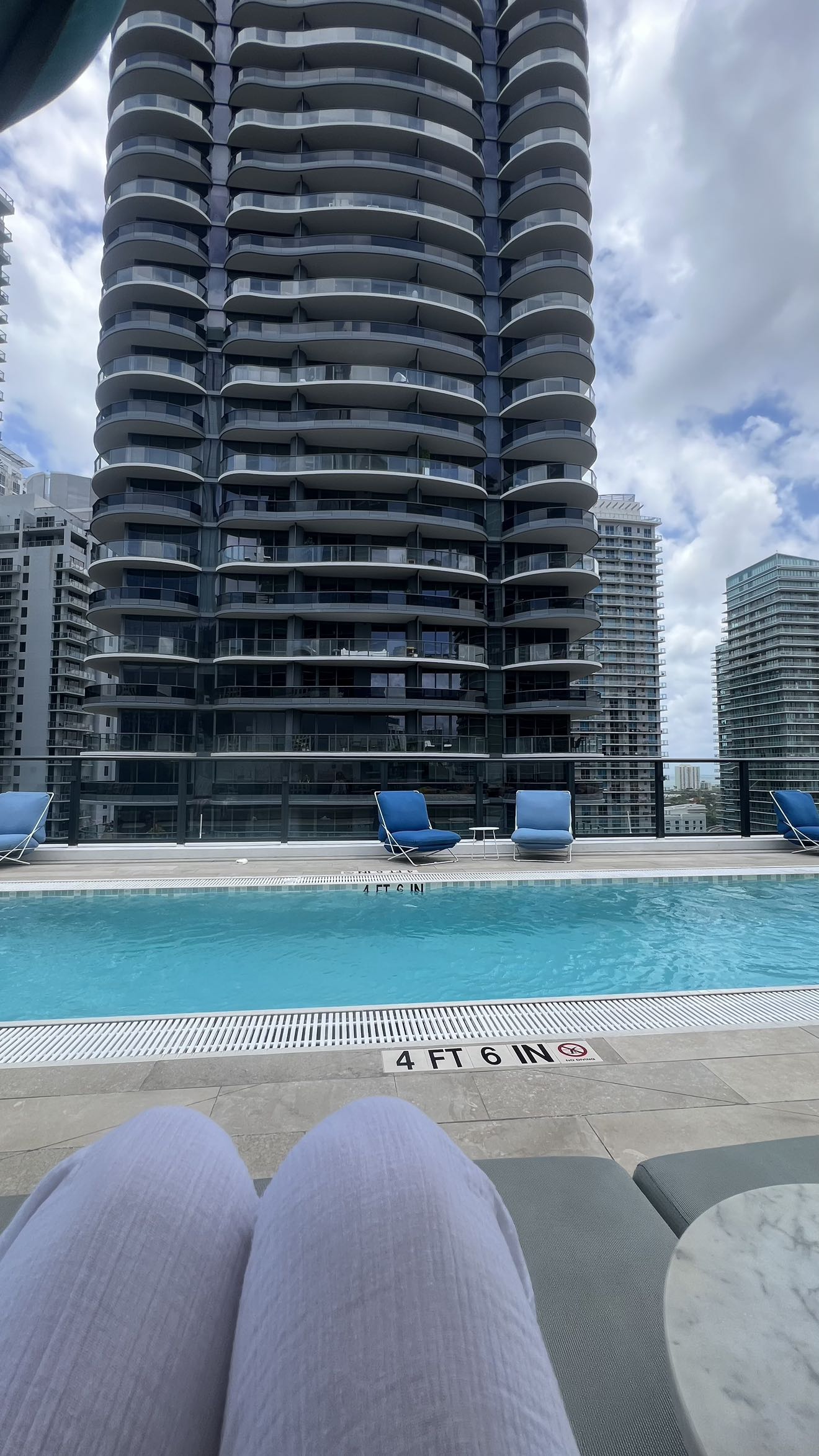 meelahrobbins snapchat image archive image