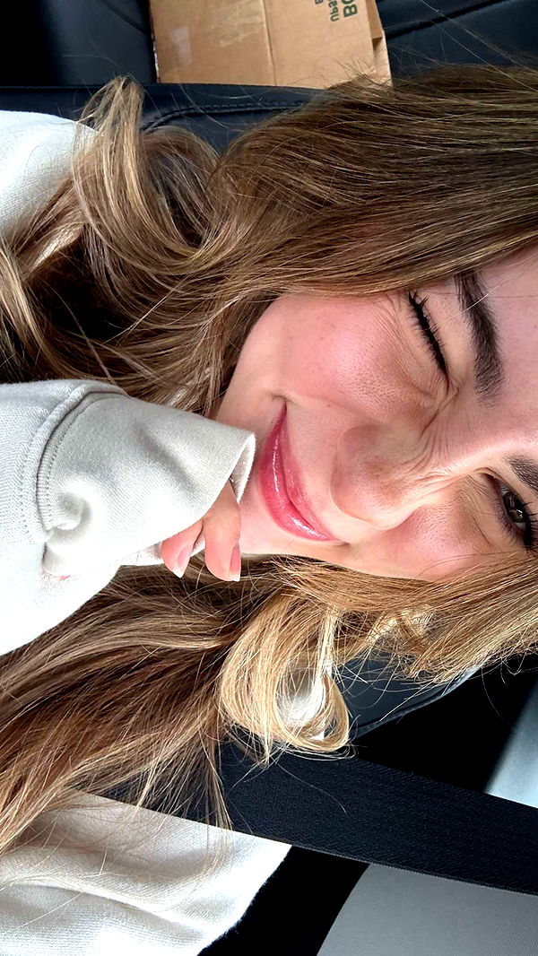 meelahrobbins image ~ Altpins