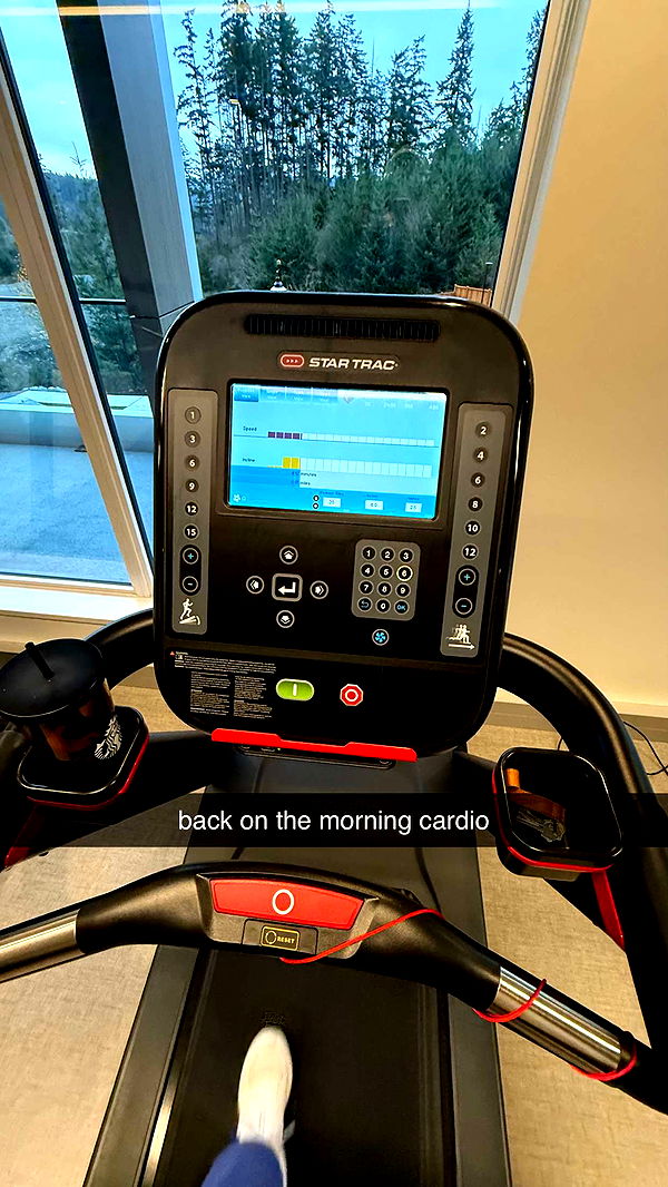 meelahrobbins image ~ Altpins