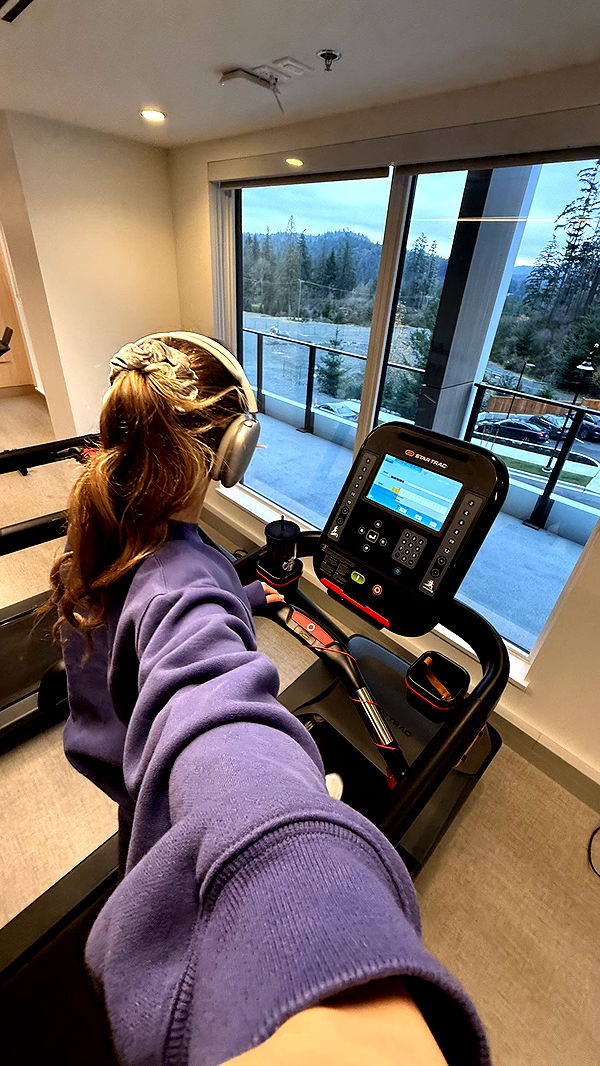 meelahrobbins image ~ Altpins