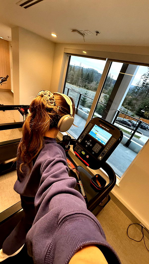 meelahrobbins image ~ Altpins