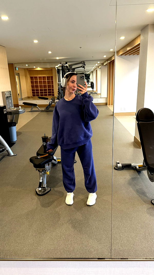 meelahrobbins image ~ Altpins