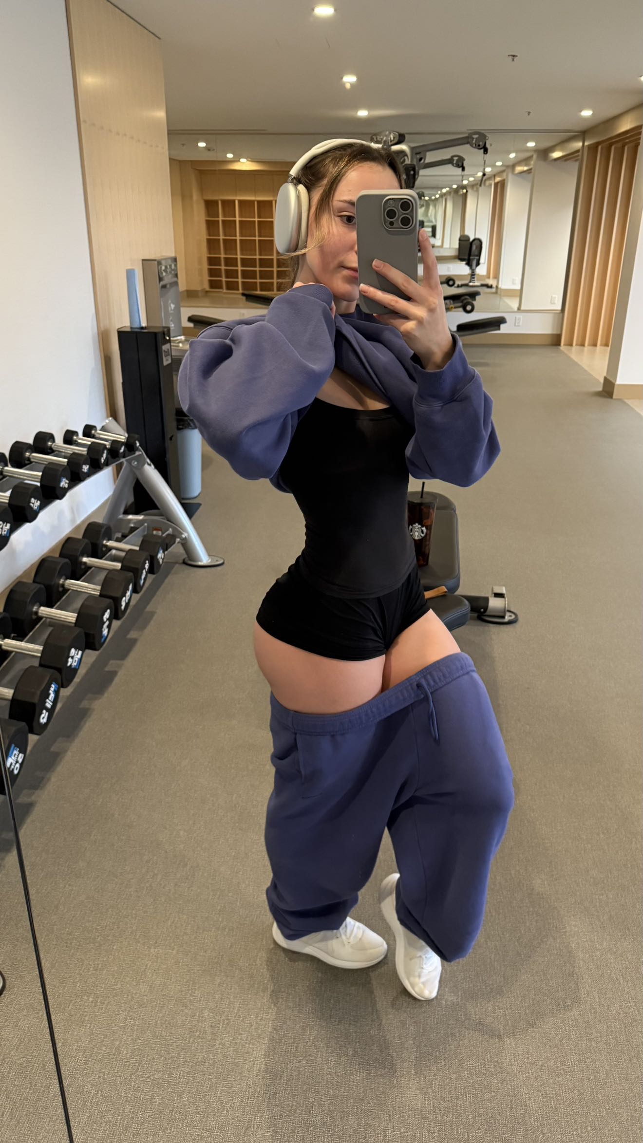 meelahrobbins snapchat image archive image