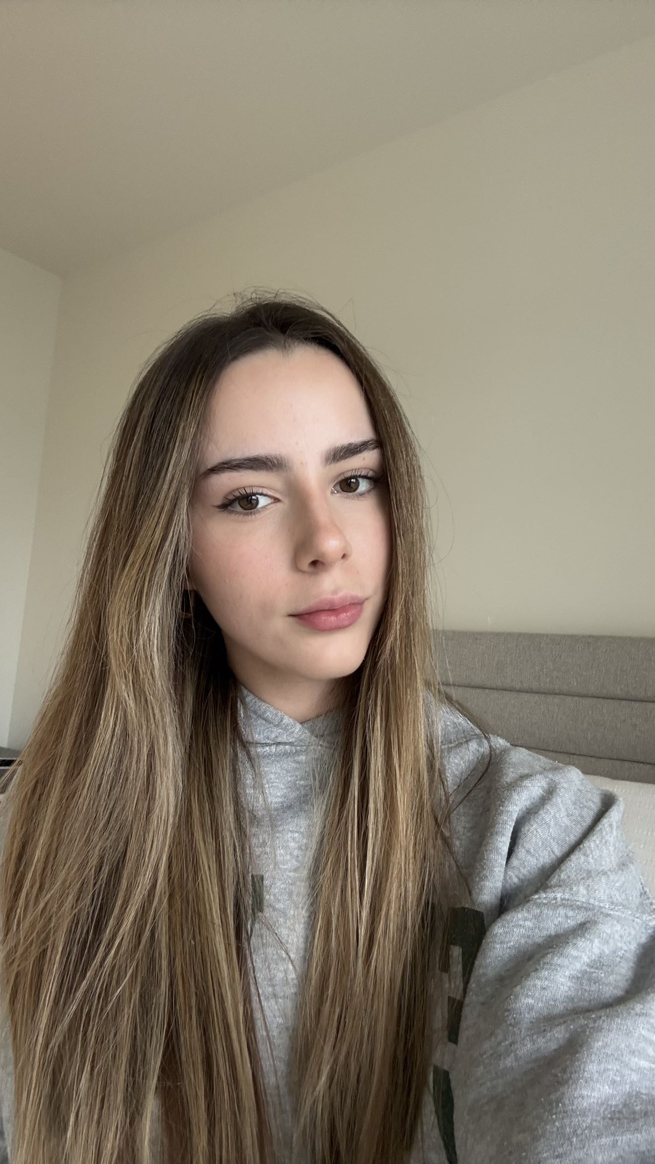 meelahrobbins snapchat image archive image