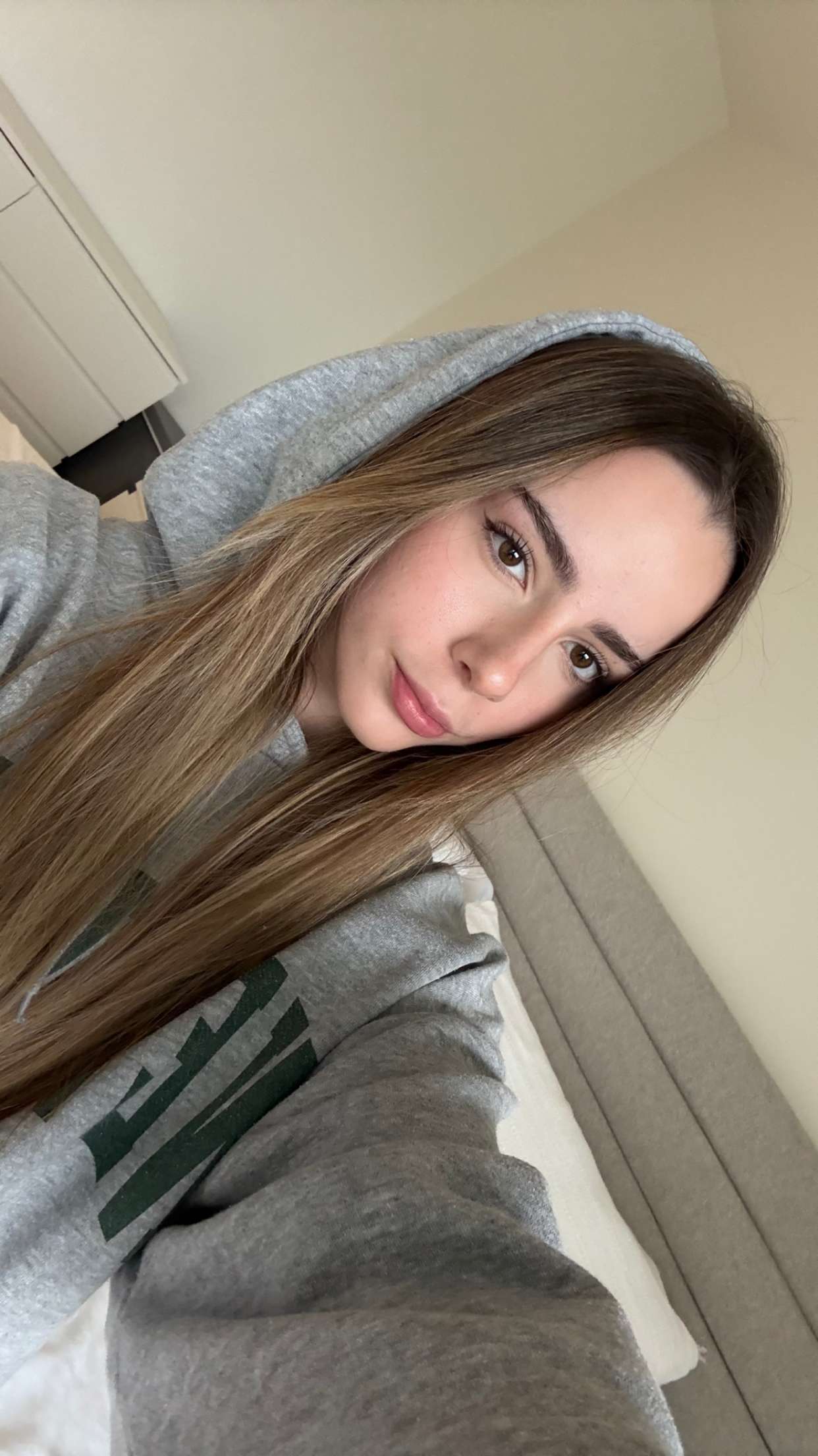 meelahrobbins snapchat image archive image